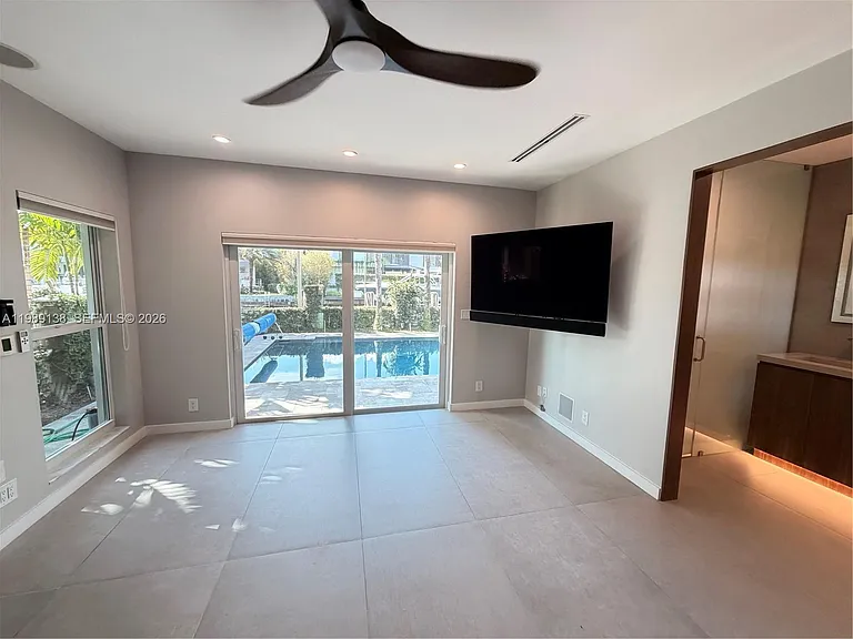 3200 NE 165th St — Photo 20
