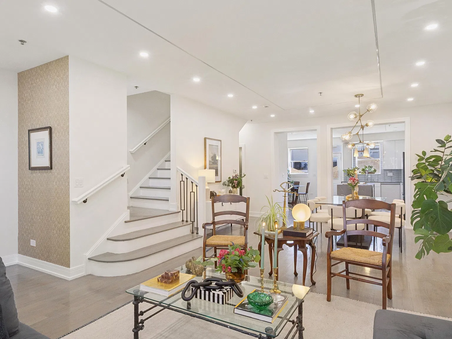 5 bed, 4.5 bath, 3516 sqft, $6,500 — Photo 3