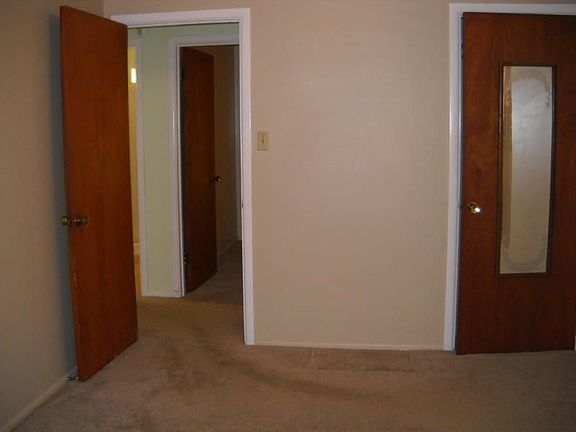 2nd image of 2142 Grandview Frst