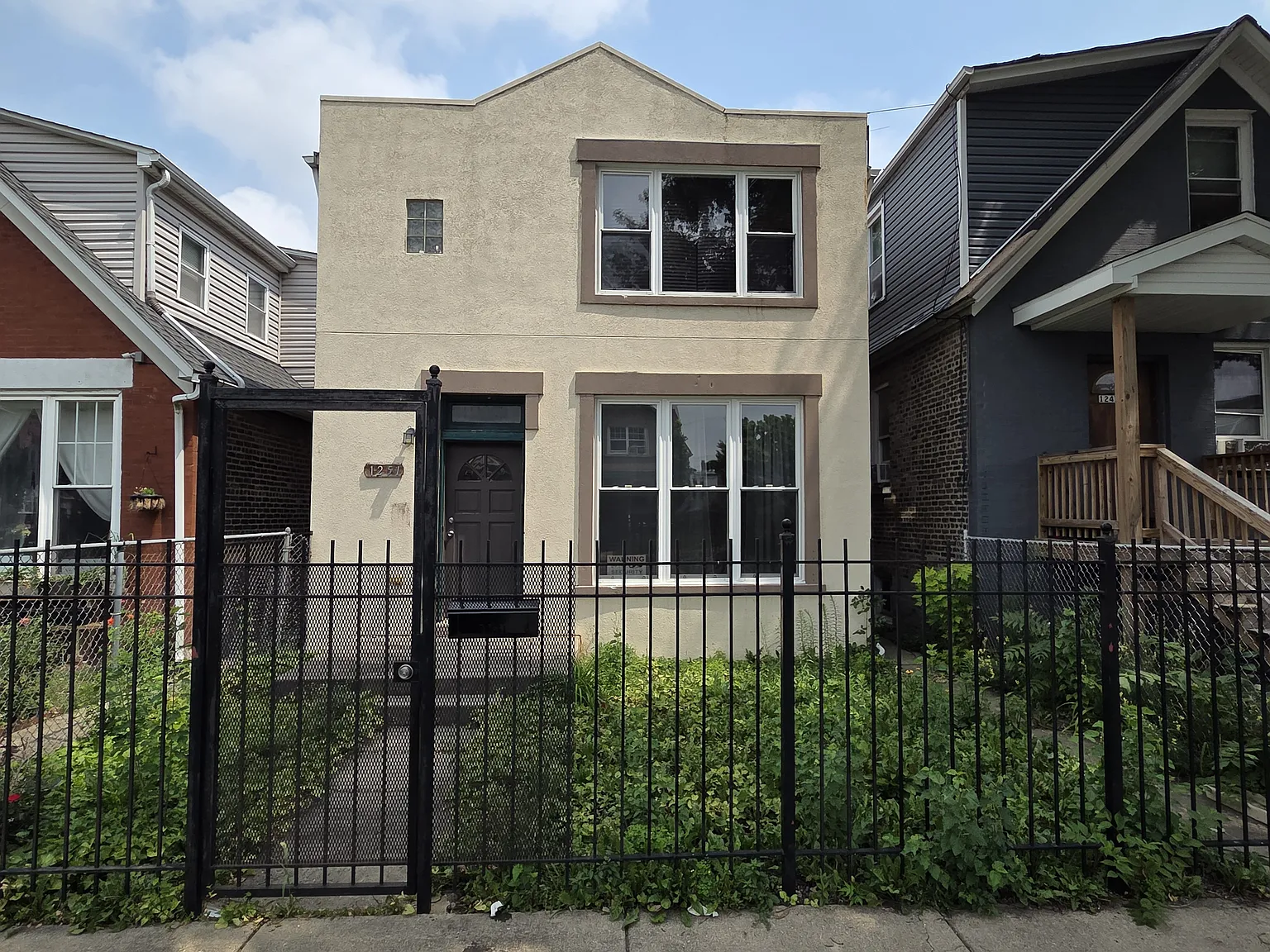 2 bed, 880 sqft, $1,600 — Photo 1