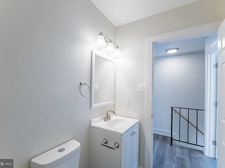 525 Gray Ave #2 — Photo 24