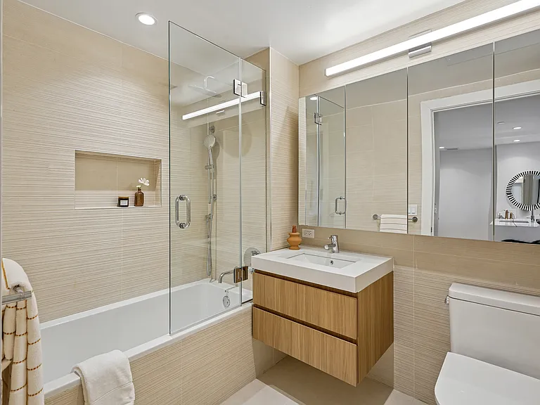 170 Freeman St #206 — Photo 9