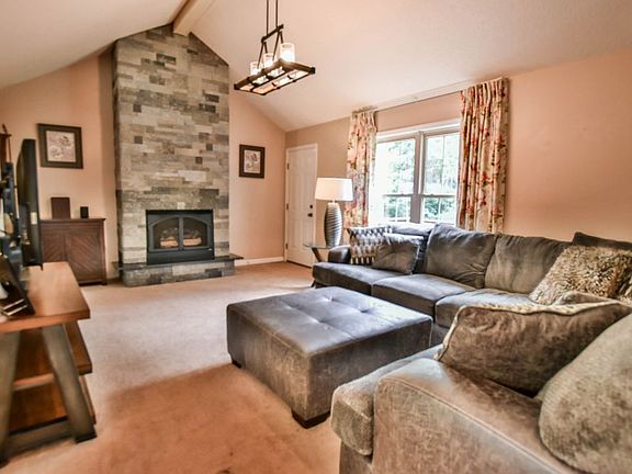 4th image of 513 Rockwell Cir