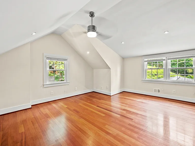 3017 S Hill St — Photo 31