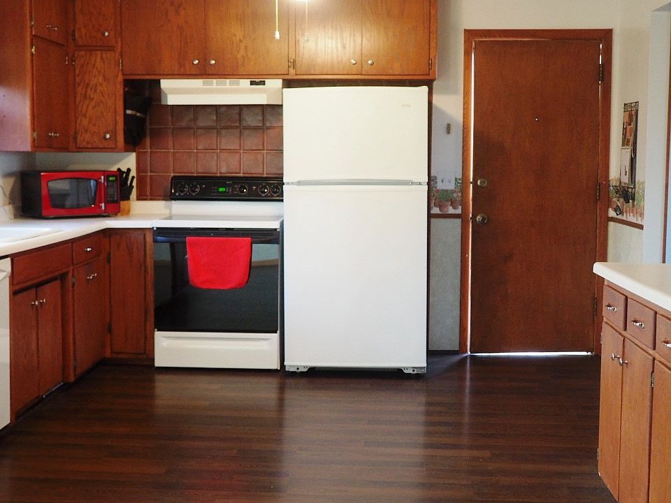 1st image of 100 Ventura Ave NE