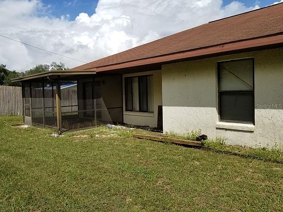 2nd image of 1112 Leone Dr E