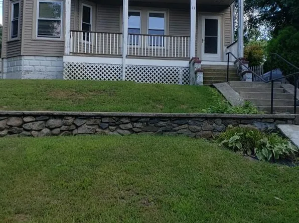 11 Trenton St Floor 1, Bellingham, MA 02019