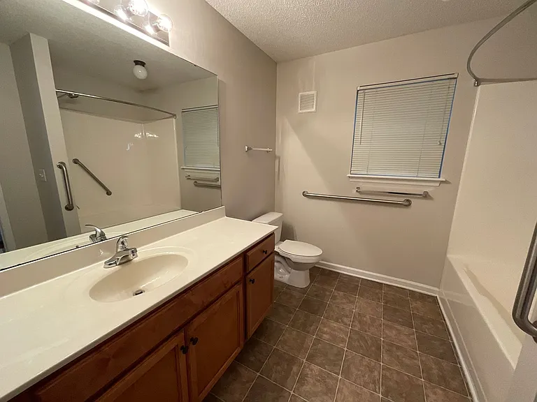 Meridian Park Apartments — Photo 218