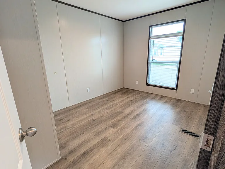 121 Black Walnut — Photo 16