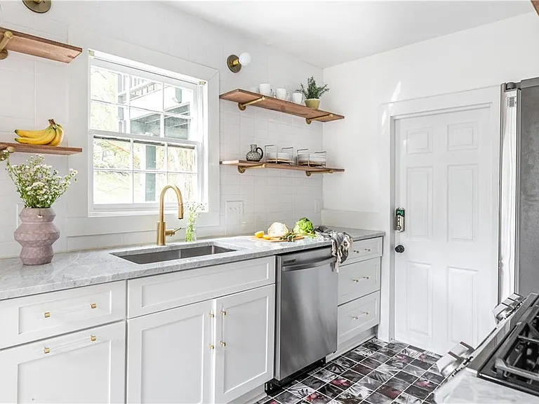 1031 Austin Ave NE #1 — Photo 11