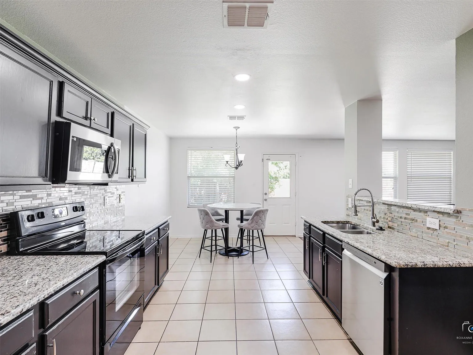 5 bed, 2932 sqft, $2,750 — Photo 3