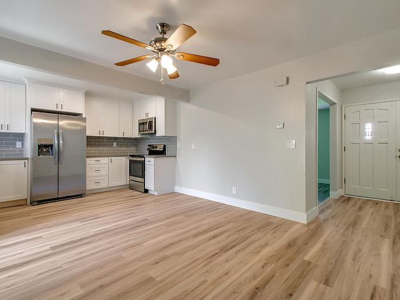 3rd image of 526 Alberta Ave