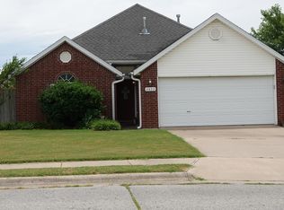 2823 Orchard St, Springdale, AR 72764