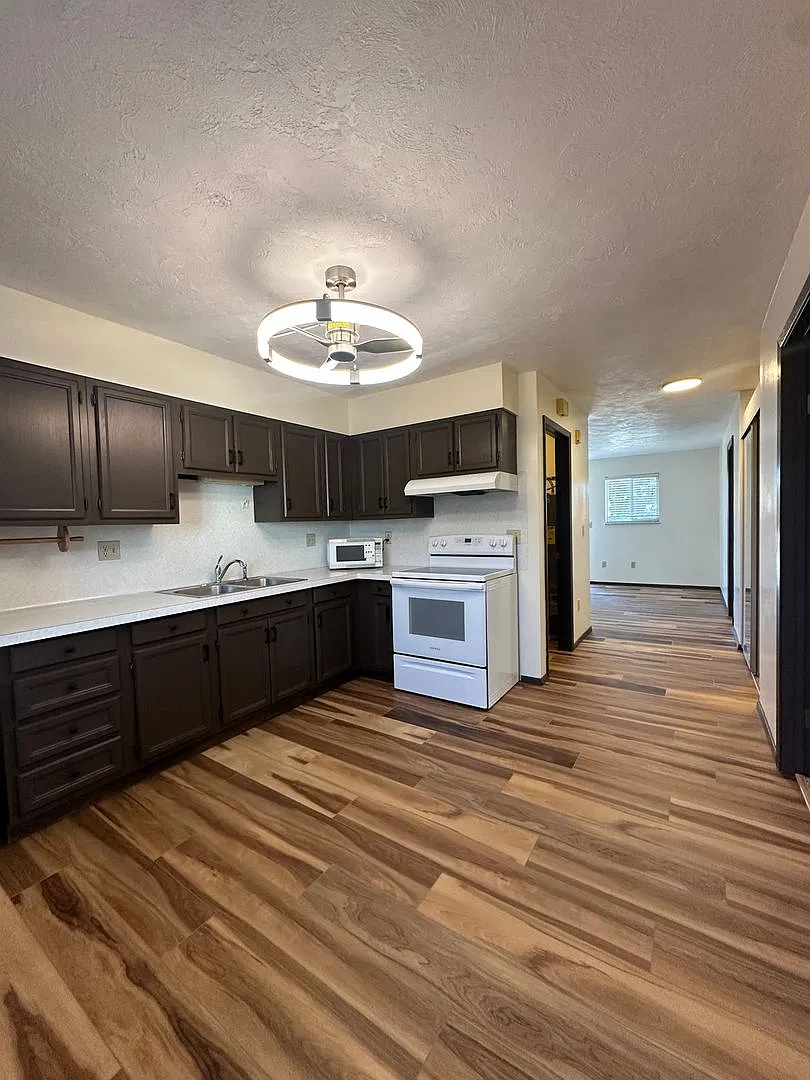 Clean & Convenient 2-Bedroom Condo Near BYU-Idaho — Photo 1