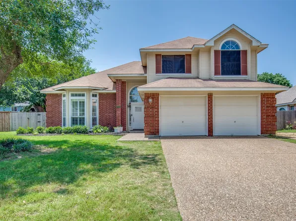 809 Crystal Ln, Hurst, TX 76054