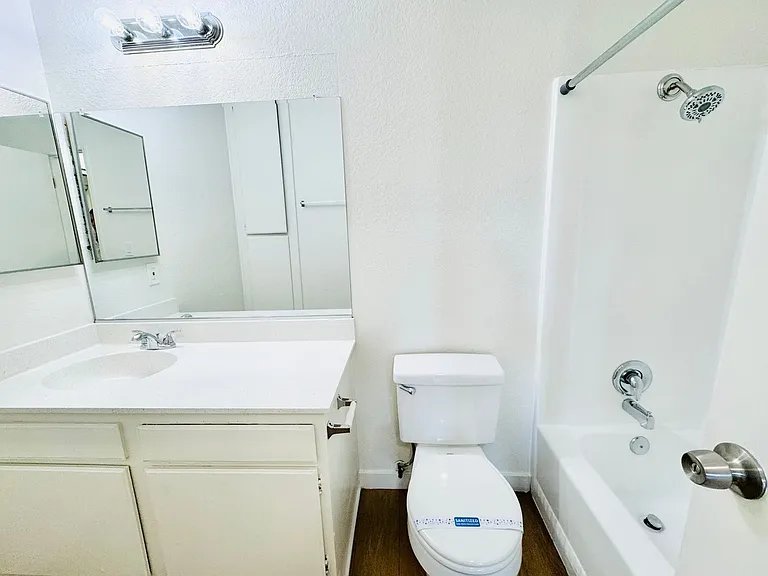 Westpark Apartments — Photo 9