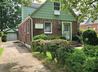 7625 172nd St, Fresh Meadows, NY 11366