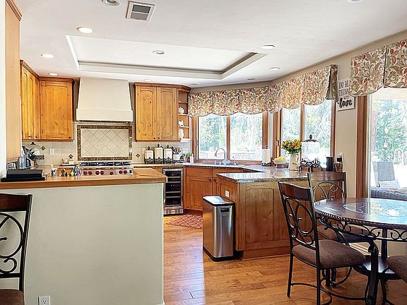 3rd image of 614 Paseo Vis