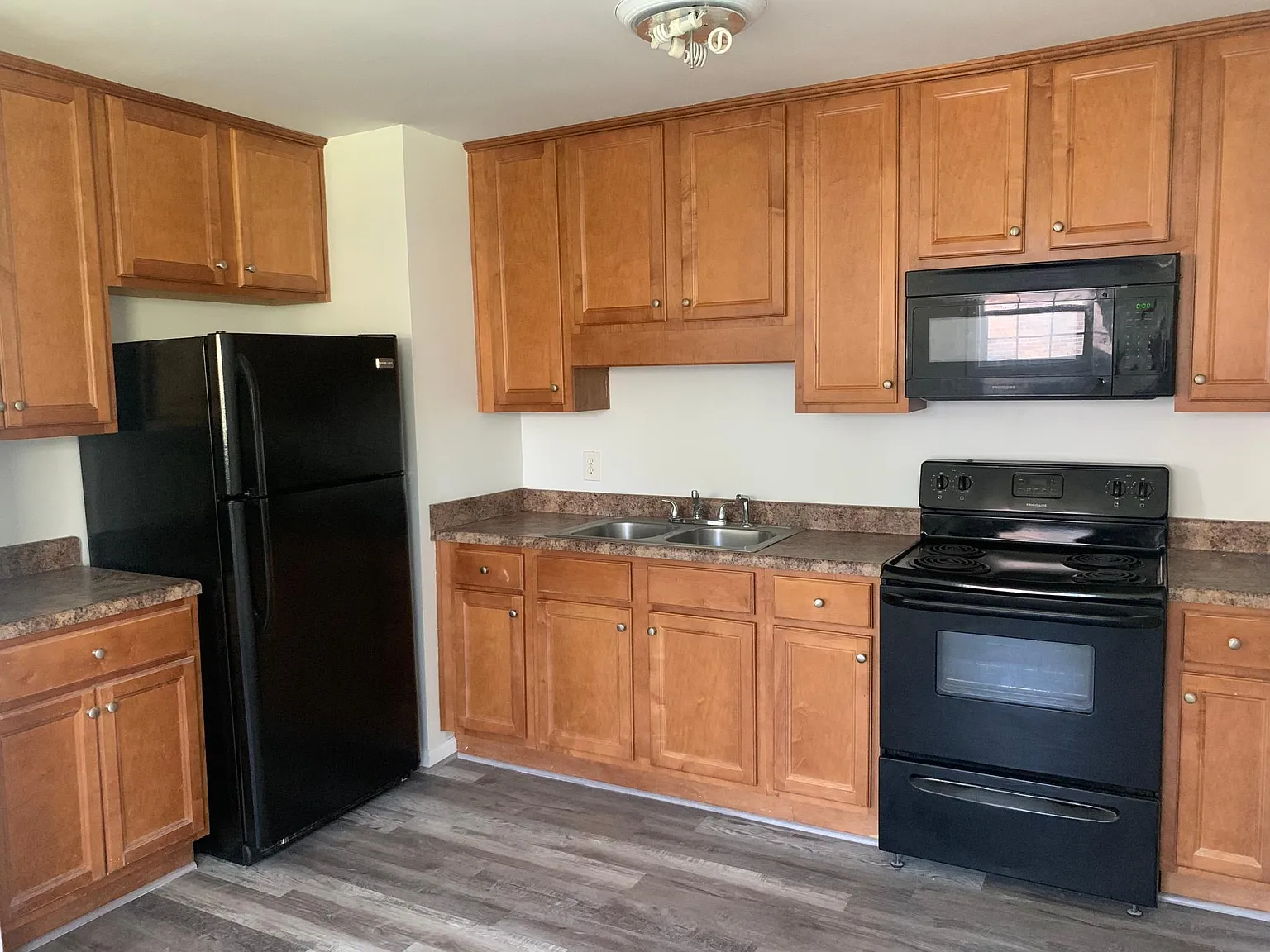 2 bed, 874 sqft, $1,500 — Photo 1