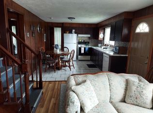20 Spruce Ave, Narragansett, RI 02882