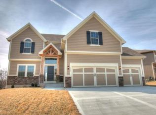 1111 E 15th St, Kearney, MO 64060