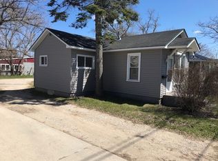 1210 Bridge St, Charlevoix, MI 49720