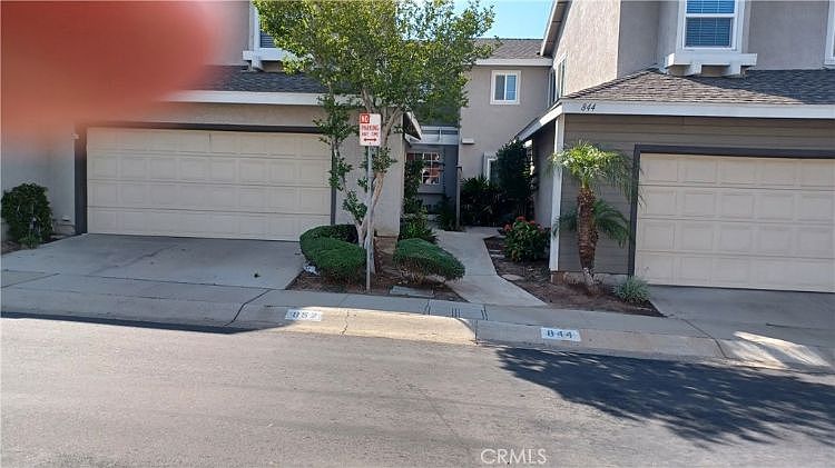 1st image of 852 Live Oak Pl