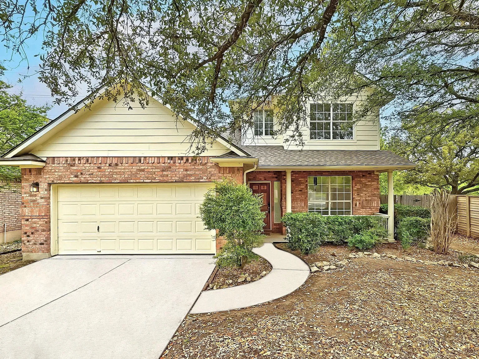 4 bed, 2.5 bath, 2387 sqft, $2,450 — Photo 1