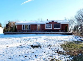 S35W38187 Dolmar Park Rd, Dousman, WI 53118