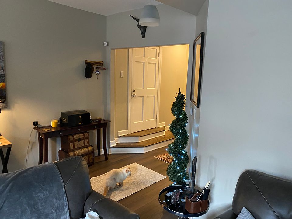 1st image of 848 W Ainslie St APT 1E