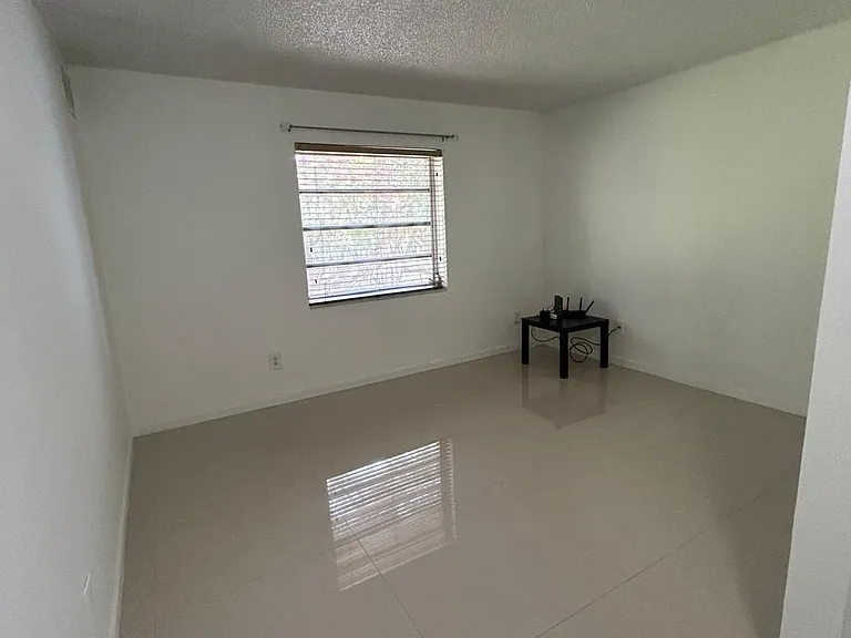 2201 Brickell Ave #7 — Photo 4