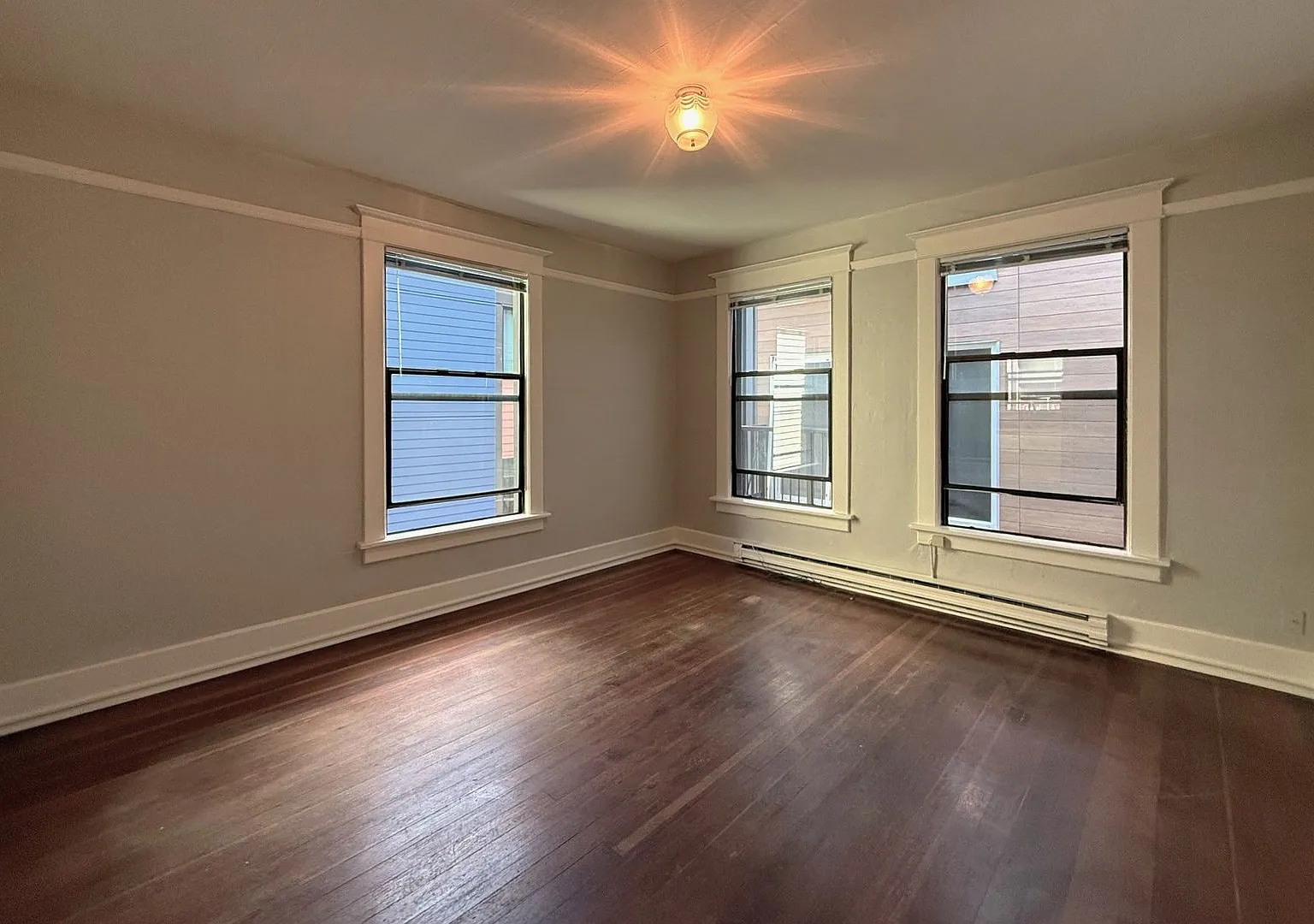 502 Minor Apartments — Photo 4
