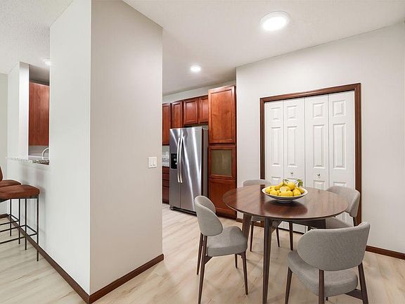 5th image of 4940 Underwood Ln #4940D