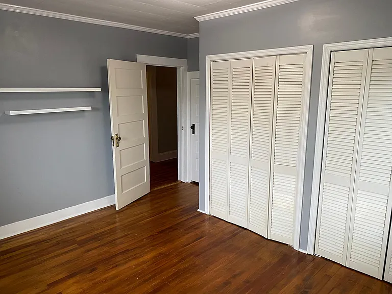 1343 S Battleground Ave — Photo 12
