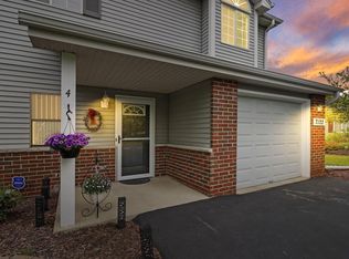 7122 Fieldview Dr, Racine, WI 53406