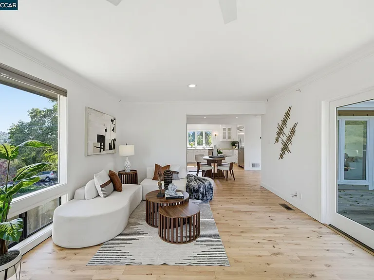 102 Hillcrest Dr — Photo 15