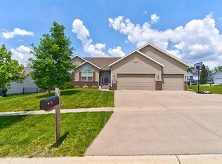 6824 Springwood Pl NW, Cedar Rapids, IA 52405