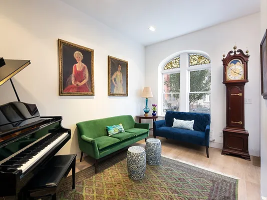 Sold by Sotheby's International Realty | media 17