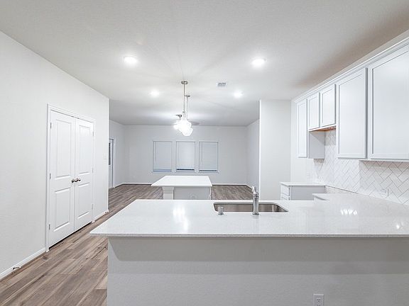 3rd image of 15206 White Moss Dr