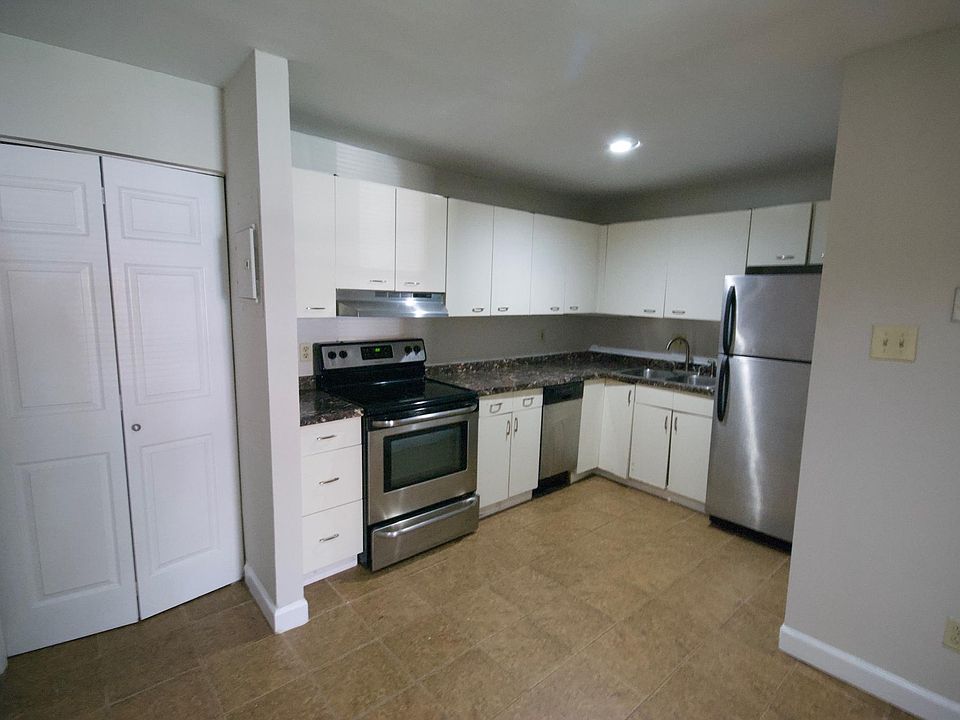 1st image of 814 Russell Blvd #A