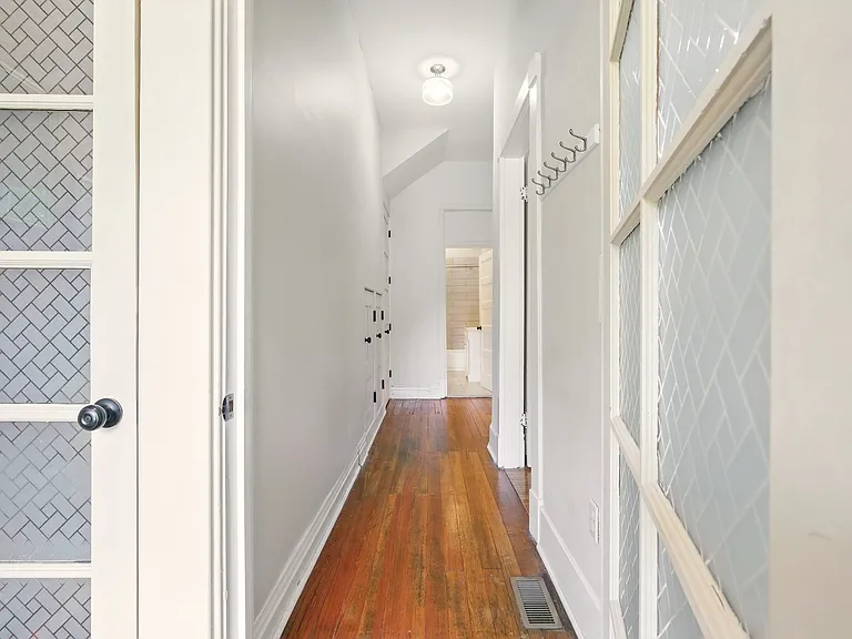 1025 S 1st St #1 — Photo 4