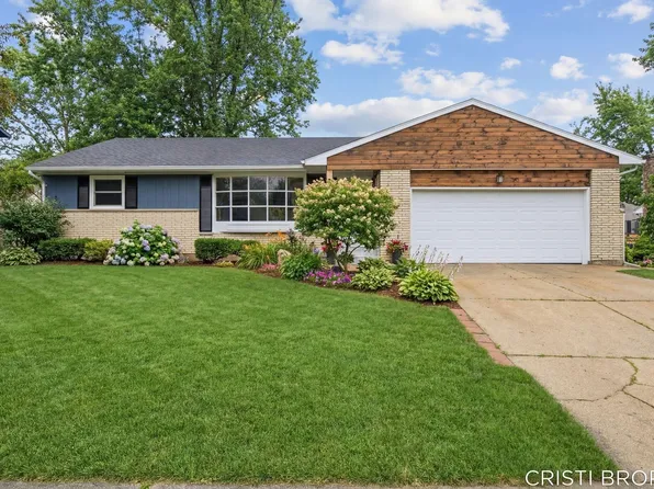 2538 Berwyck Rd SE, East Grand Rapids, MI 49506