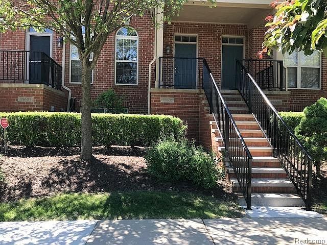 1st image of 39605 Springwater Dr #92