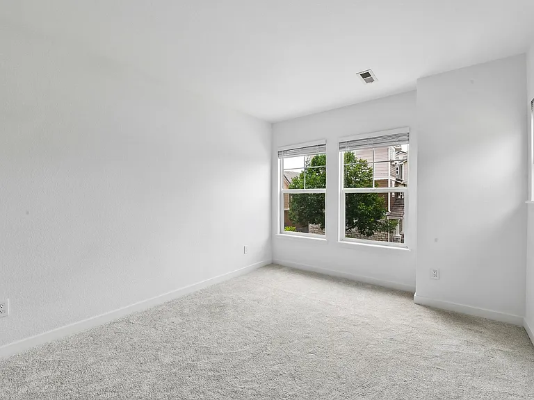 10094 Amston St — Photo 17