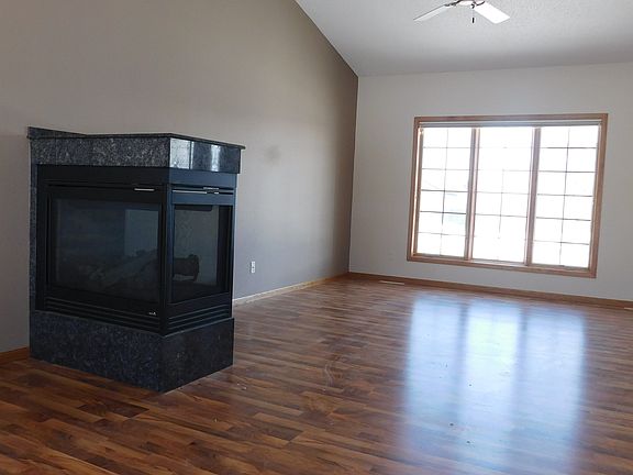 3rd image of 750 16th Avenue Ct W