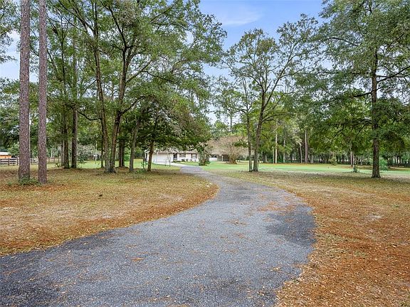 3rd image of 15 Middleground Rd