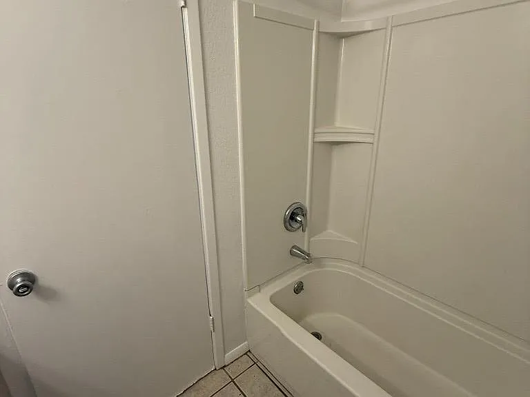 61 W Inglewood St #3 — Photo 6