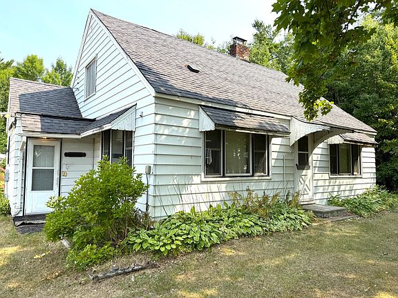 2nd image of 32162 Deer St