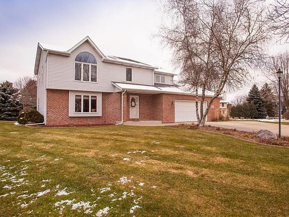 2nd image of 760 Marquette Ct