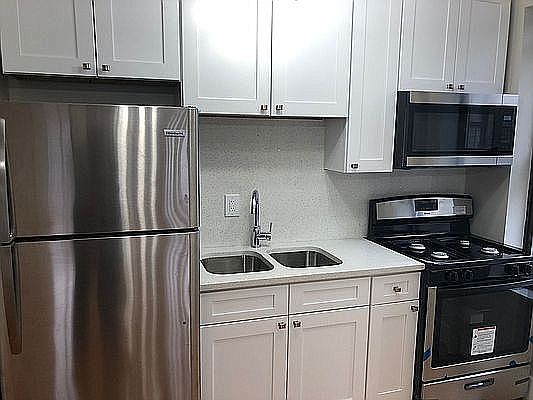 4th image of 1150 President St APT D3